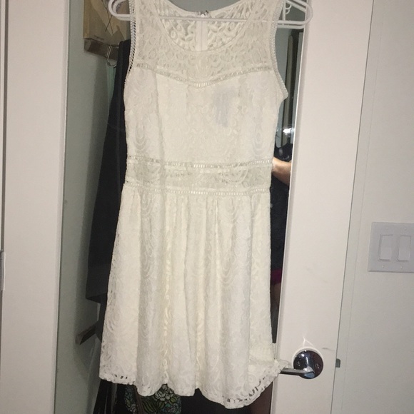 white size 5 dress - Picture 1 of 2
